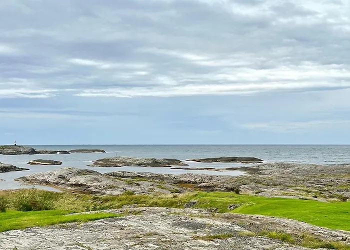 Hus Med Panoramutsikt I Bud